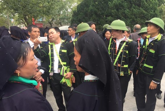 Phiên chợ tình độc đáo giữa thành phố Lạng Sơn Tiếng lòng được cất lên, tìm bạn tình.