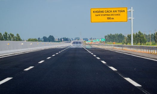 Chuẩn bị xây dựng đường bộ cao tốc Bắc - Nam Chuẩn bị xây dựng đường bộ cao tốc Bắc - Nam