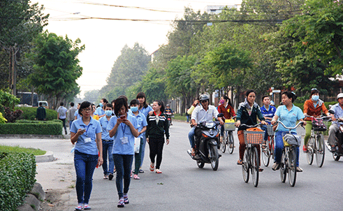 Đời nữ công nhân trong vòng xoáy tình, tiền Nhiều nữ công nhân nhẹ dạ cả tin những gã sở khanh để rồi ôm hận.