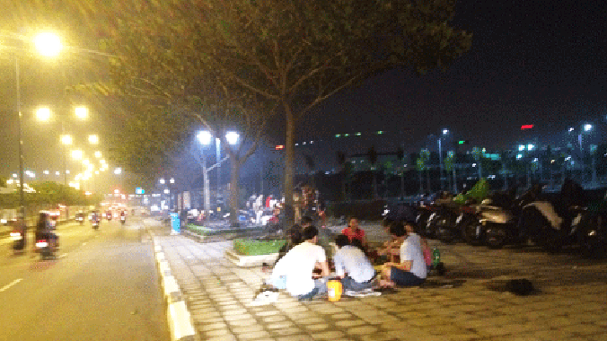 Chơi đêm trên đại lộ nghìn tỷ Chơi đêm trên đại lộ nghìn tỷ