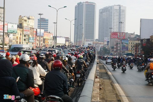 Cầu vượt trăm tỷ thành nút thắt gây ùn tắc giao thông - ảnh 10