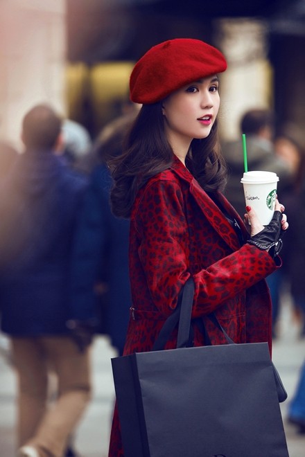 Ngọc Trinh diện áo 200 triệu đồng dạo chơi Paris - ảnh 5