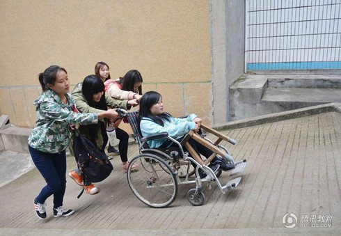 Ước mơ làm bác sĩ của cô gái xương thủy tinh - ảnh 6