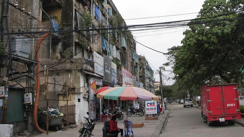 Cận cảnh chung cư 'ổ chuột' ở trung tâm Hạ Long - ảnh 1