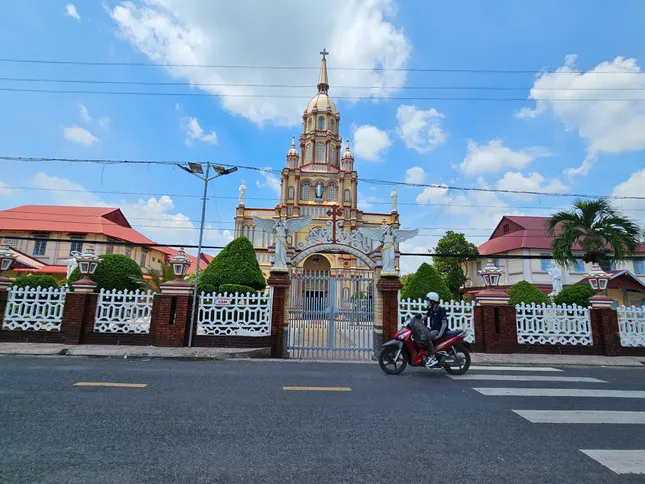 Hai 'viên ngọc quý' giữa 9 cửa sông