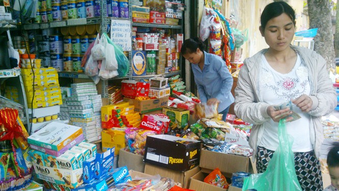 Thực phẩm Tết: Ngoại hút khách, nội ế sưng - ảnh 1