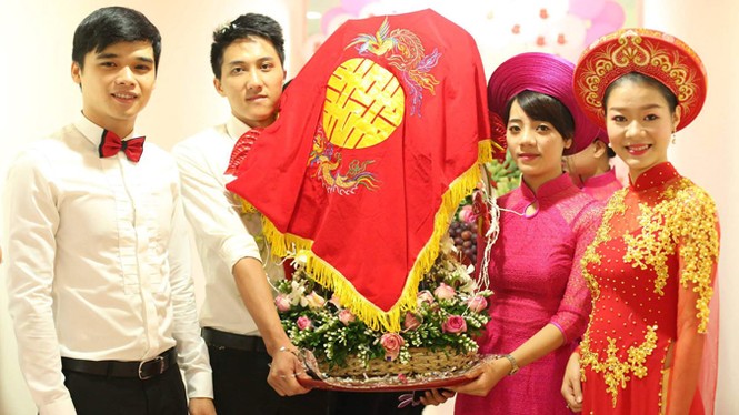 Sinh viên “bán duyên” - ảnh 1
