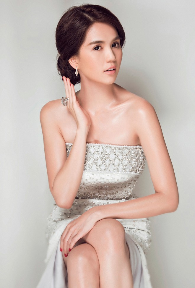 Ngọc Trinh bị 'đá' ngầm - ảnh 1