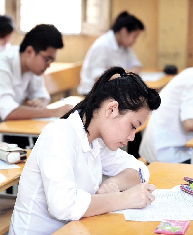 Bài thi tổ hợp 3 môn: Học sinh căng thẳng, không kịp trở tay - ảnh 1