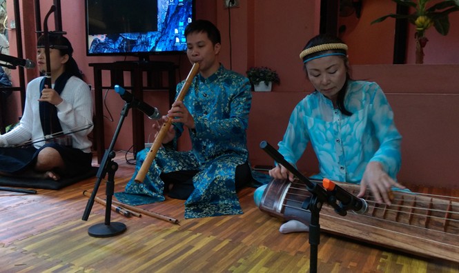 Bậc thầy đàn cổ 'phá' đàn cổ - ảnh 1