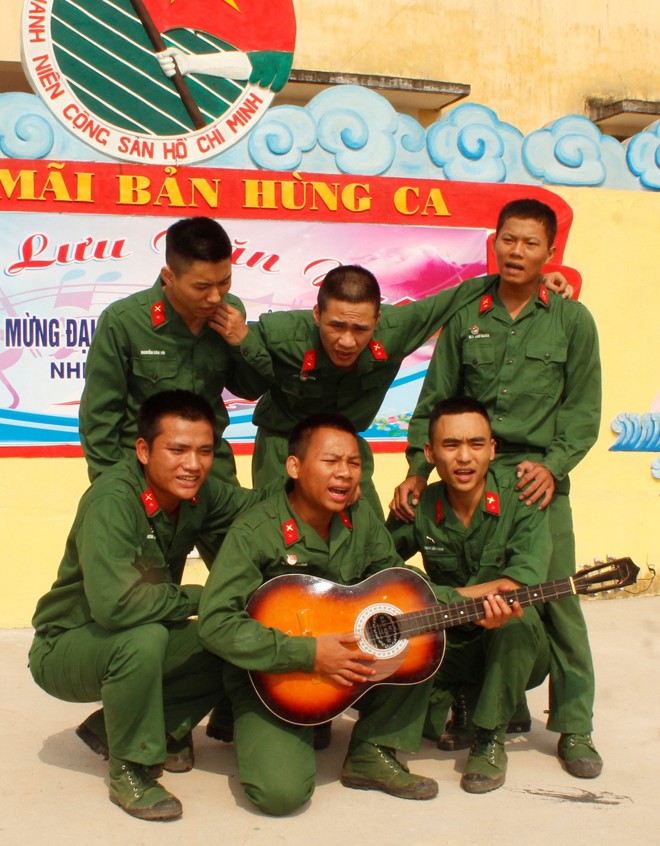 Binh nhì có vợ nhờ nhầm số - ảnh 1