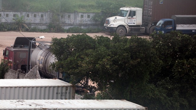 Đột nhập bãi rút ruột xe bồn ở Hải Dương - ảnh 4