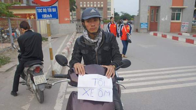 Chàng trai ung thư viết báo, chạy xe ôm giúp người nghèo - ảnh 1