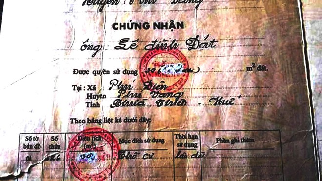 Dân điêu đứng vì sổ đỏ bị tẩy sửa - ảnh 1