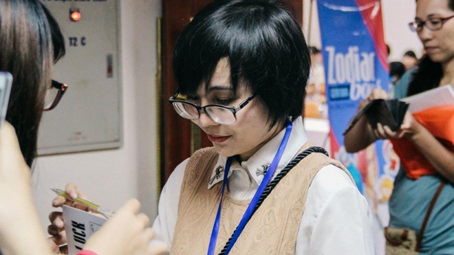 'Cô gái Bạc' vẽ tranh truyện quốc tế: Vẽ liền tù tì 12/tiếng ngày - ảnh 2