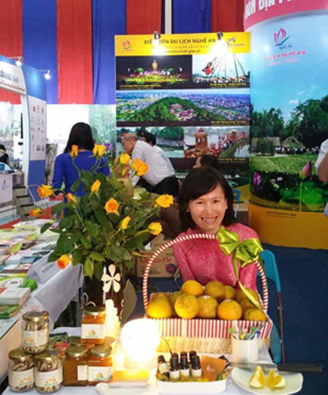 Cam Vinh Kỳ Yến du ngoạn trời Tây - ảnh 2