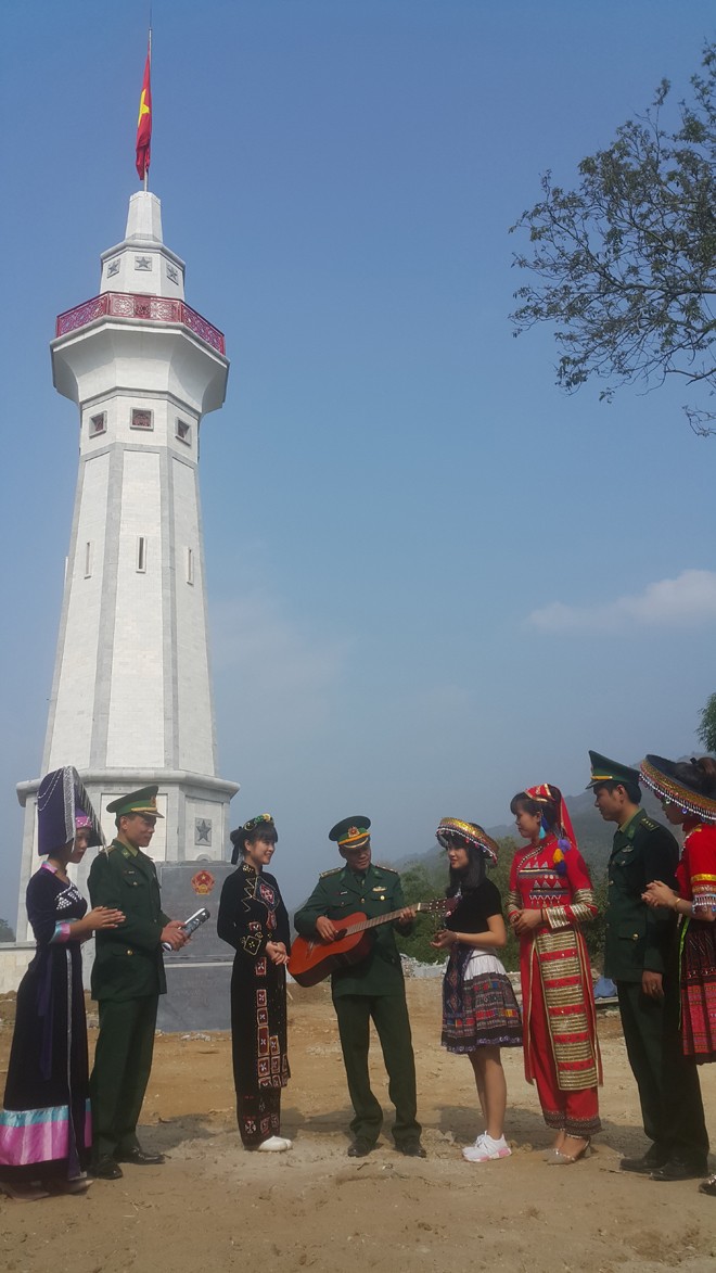 Nơi con sông Hồng chảy vào đất Việt - ảnh 1