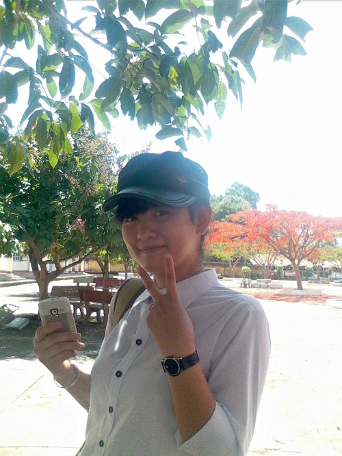 Bưng bê cà phê thành thủ khoa, mơ làm nhà báo - ảnh 1