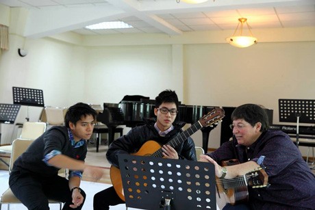 Giáo sư Mỹ tới Việt Nam tuyển chọn suất học bổng âm nhạc - ảnh 1