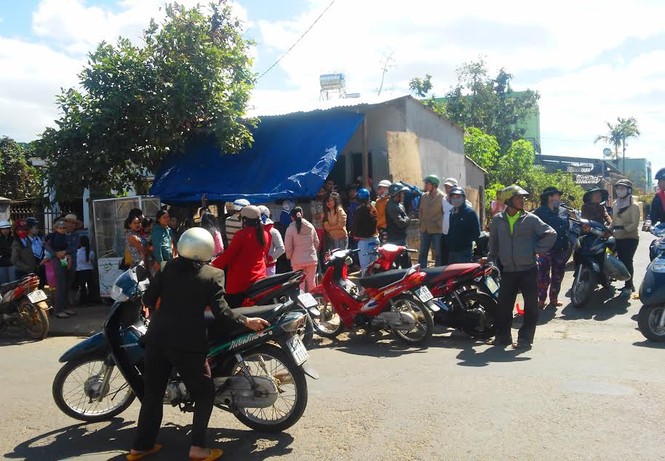Con nằm ngủ góc giường, mẹ gào khóc trình báo bị bắt cóc - ảnh 1