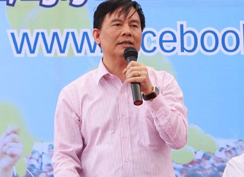 Bị mẹ ép ăn óc heo hàng ngày để ôn thi - ảnh 1