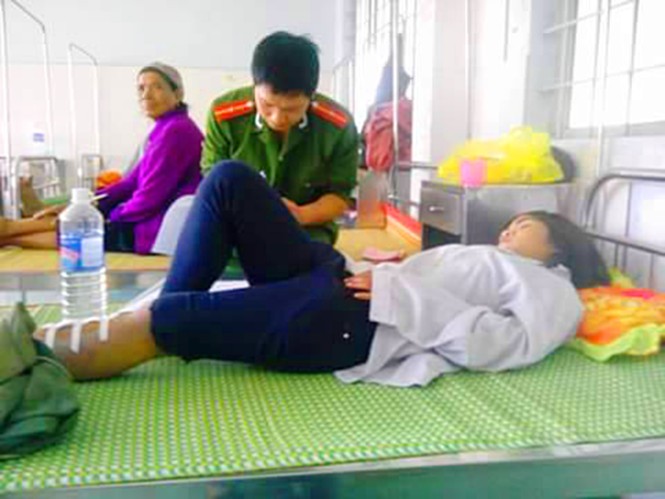 Lật xe công nông, 11 người thương vong - ảnh 1