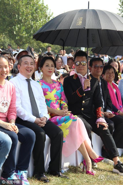 Ngưỡng mộ 'nhan sắc không tuổi' của Lưu Gia Linh - ảnh 3