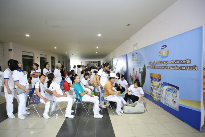Vinamilk Sure đồng hành chăm sóc sức khoẻ người cao tuổi - ảnh 2