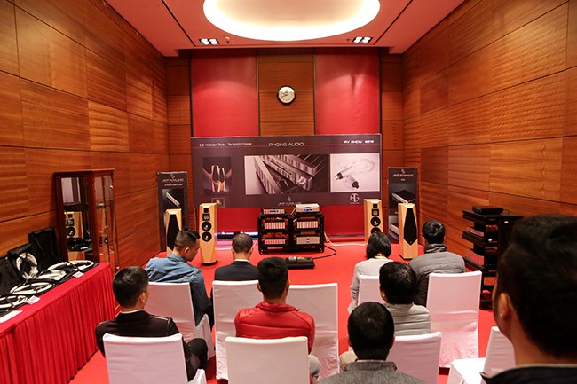 Khai mạc triển lãm thiết bị nghe nhìn Avshow Hà Nội - ảnh 11