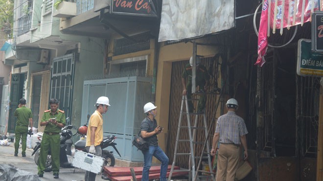 TPHCM: Đề xuất dùng trực thăng quân đội chữa cháy - ảnh 1