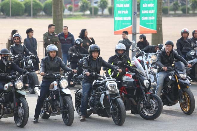 Diễu hành motor trước liveshow tưởng nhớ Trần Lập - ảnh 11