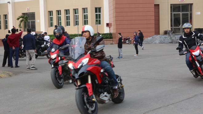 Diễu hành motor trước liveshow tưởng nhớ Trần Lập - ảnh 2