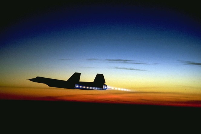 Tận thấy ‘Huyền thoại Chiến tranh Lạnh’ SR-71 Blackbird - ảnh 7