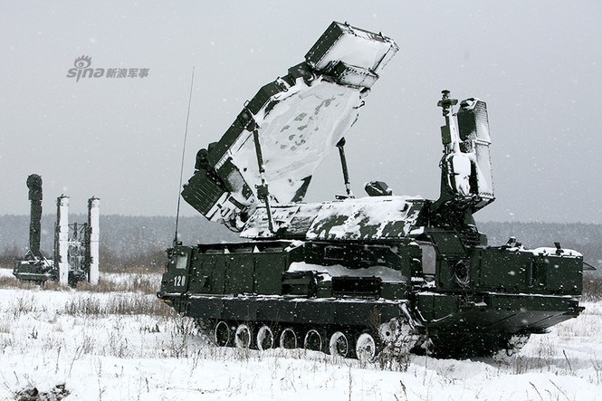Nga di chuyển S-300VM giữa tuyết trời lạnh giá - ảnh 10