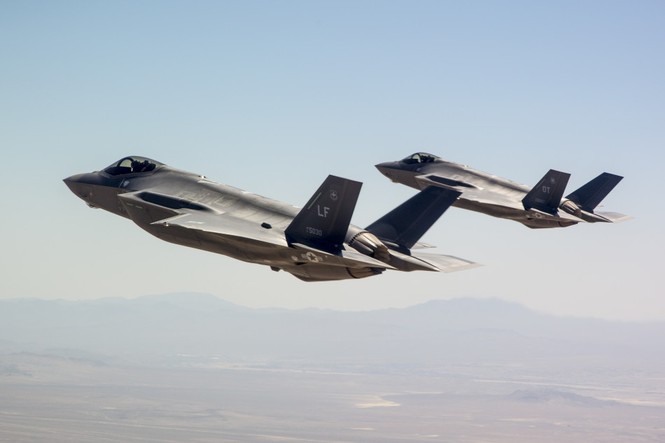 Phiền nhiễu như thử siêu chiến đấu cơ F-35 - ảnh 7