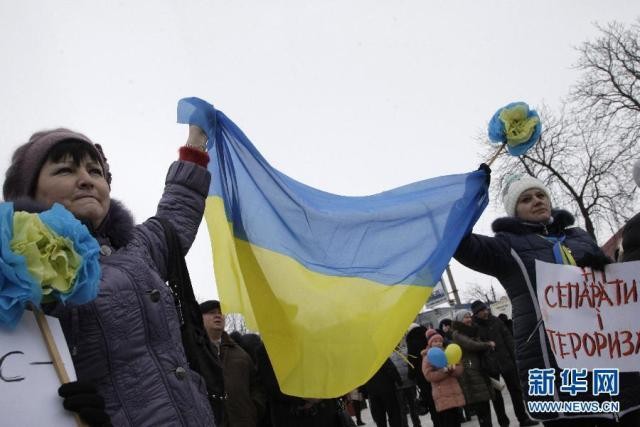 Rưng rưng lệ tiễn người vào vùng chiến sự Đông Ukraine - ảnh 8