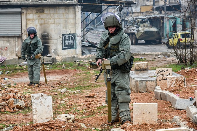 Công binh Nga cày xới từng mét đất Aleppo - ảnh 8