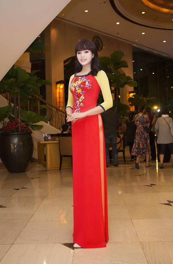 Hoa hậu Kỳ Duyên đẹp ngỡ ngàng với tóc mái ngố - ảnh 6