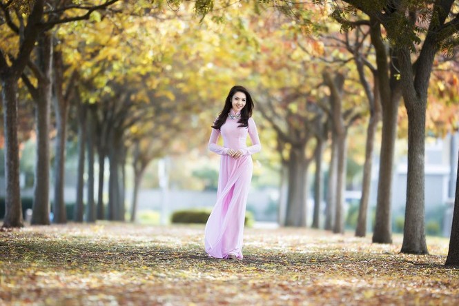 Jennifer Chung đẹp tinh khôi sáng đầu năm với áo dài - ảnh 2