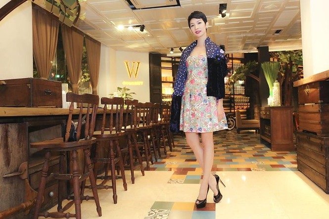 Xuân Lan diện váy hoa trẻ trung đi dự sự kiện đầu năm - ảnh 10