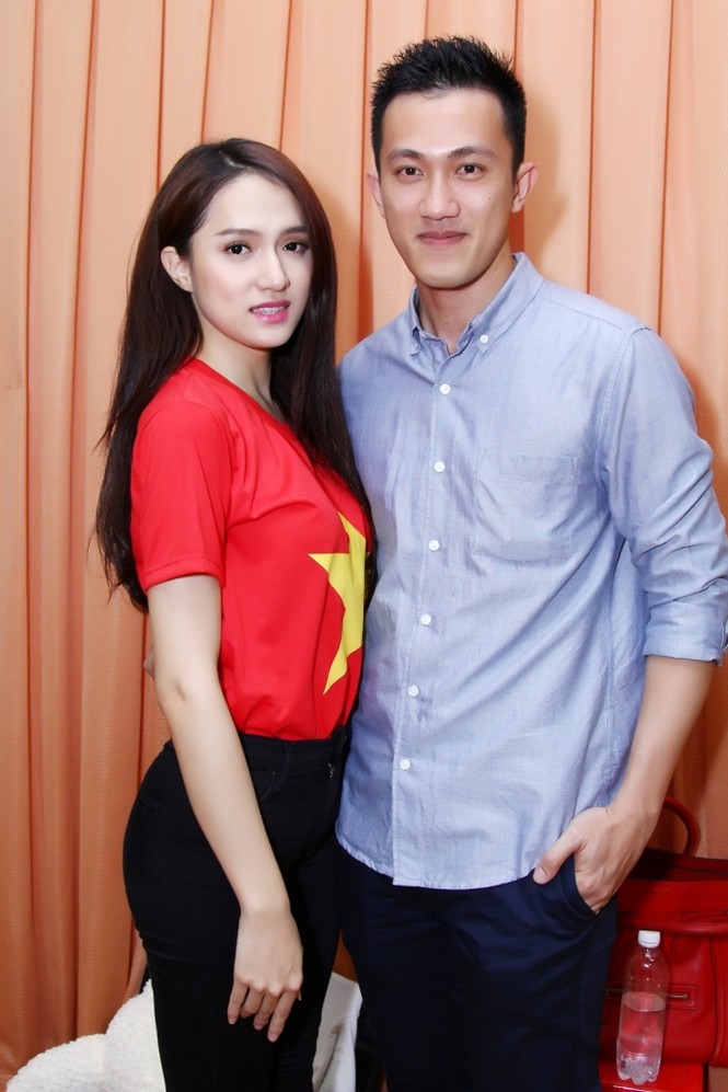 Bạn trai tháp tùng Hương Giang Idol thi Bước nhảy hoàn vũ - ảnh 1