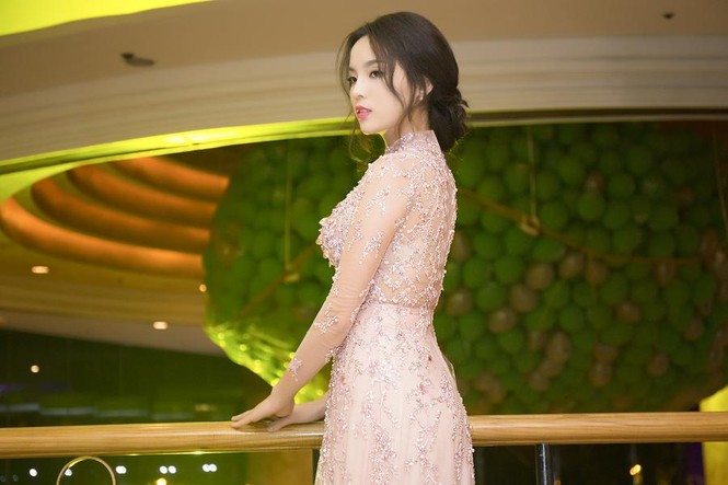 Hoa hậu Kỳ Duyên xinh đẹp đi sự kiện cùng mẹ - ảnh 6