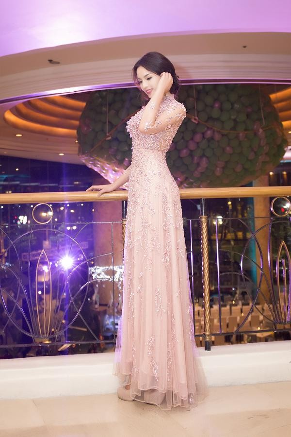 Hoa hậu Kỳ Duyên xinh đẹp đi sự kiện cùng mẹ - ảnh 12