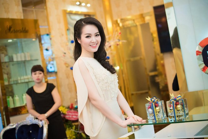 Ngọc Hân, Thụy Vân, Tú Anh hội ngộ khoe sắc - ảnh 5
