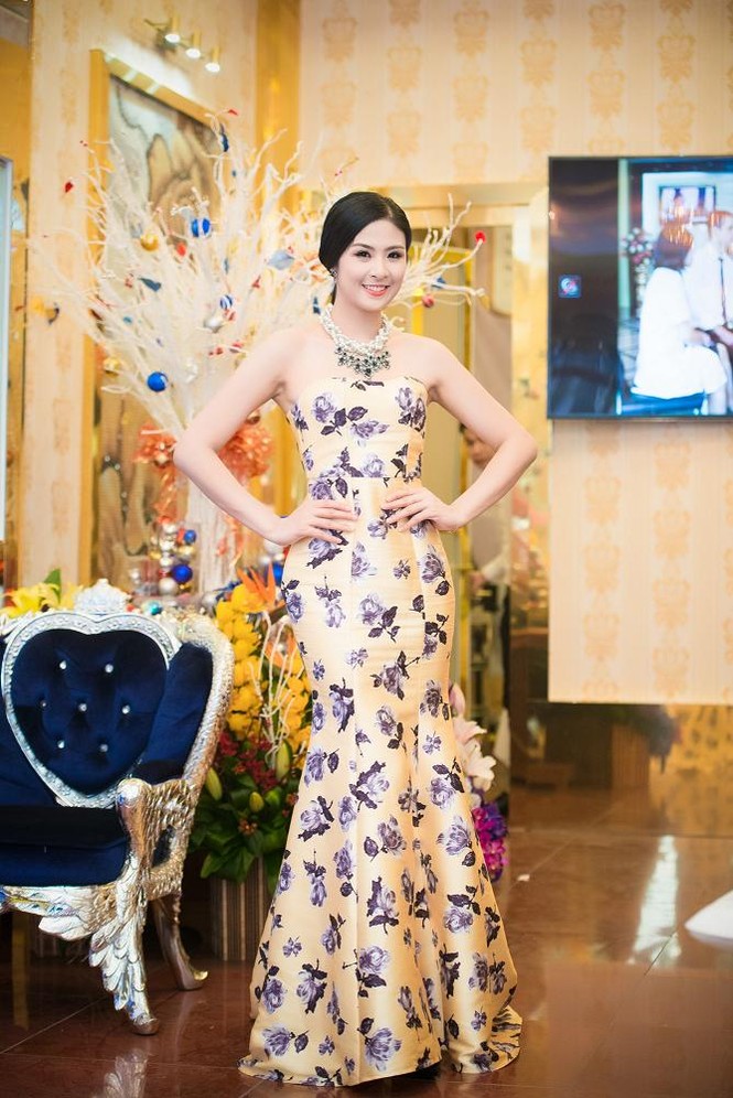Ngọc Hân, Thụy Vân, Tú Anh hội ngộ khoe sắc - ảnh 1