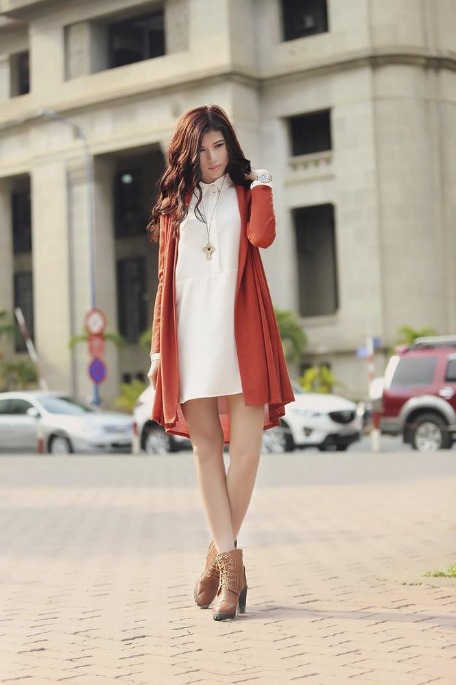 Trang Lạ xinh đẹp hút hồn trên đường phố Sài Gòn - ảnh 5