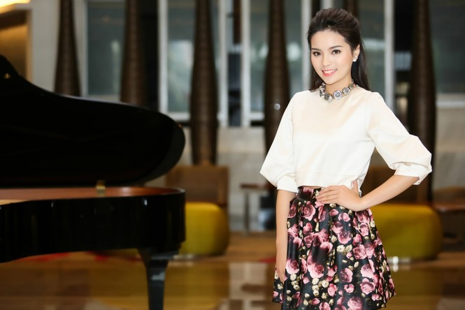 Kỳ Duyên xinh tươi trong trang phục thường ngày - ảnh 8