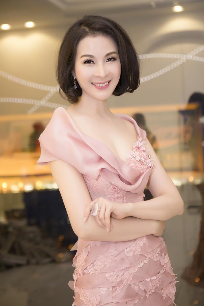 Hoa hậu Diệu Hoa 'lột xác' với style sang trọng, gợi cảm - ảnh 7