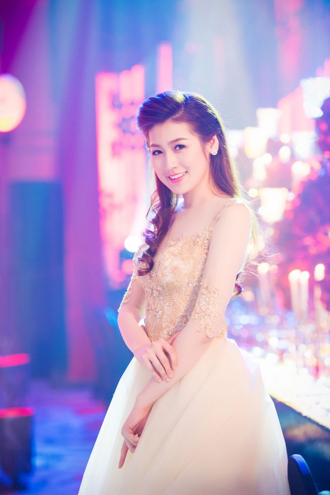 Á hậu Tú Anh, Thụy Vân 'đọ' nhan sắc lộng lẫy - ảnh 4