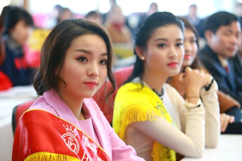 Các Hoa hậu, Á hậu hào hứng hiến máu cho ngày Chủ Nhật Đỏ - ảnh 4